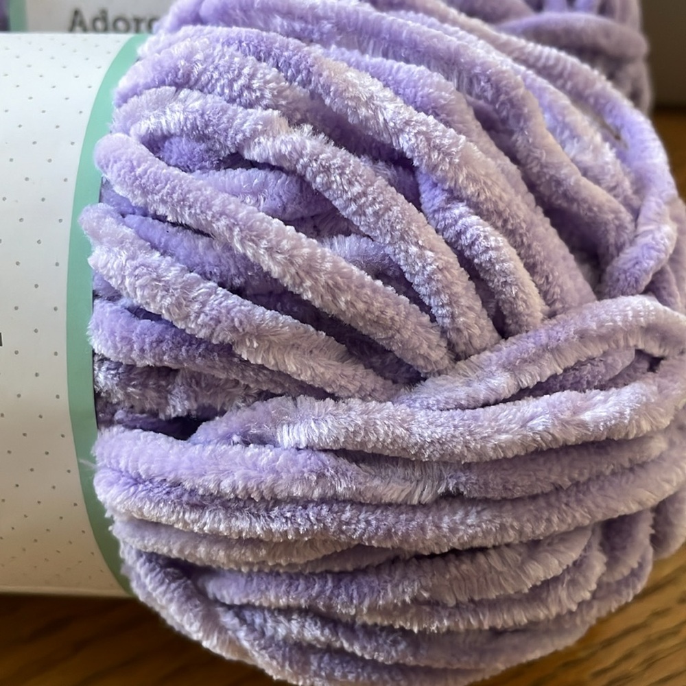 Baby Bee Jumbo Yarn for Crocheting & Knitting Set of 2 Balls 92 Yards Each NEW - Picture 2 of 4